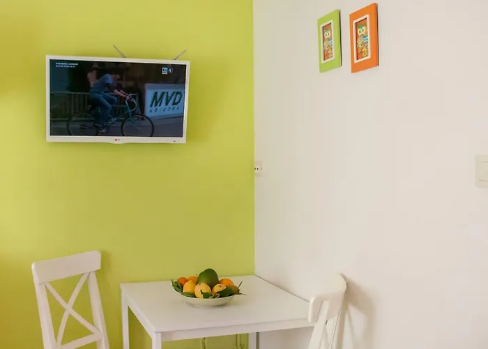 Studio And Apartment Nadia With Garden